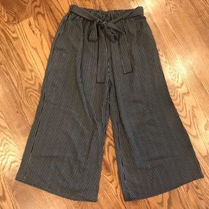 Women’s Wide leg Crop Pants